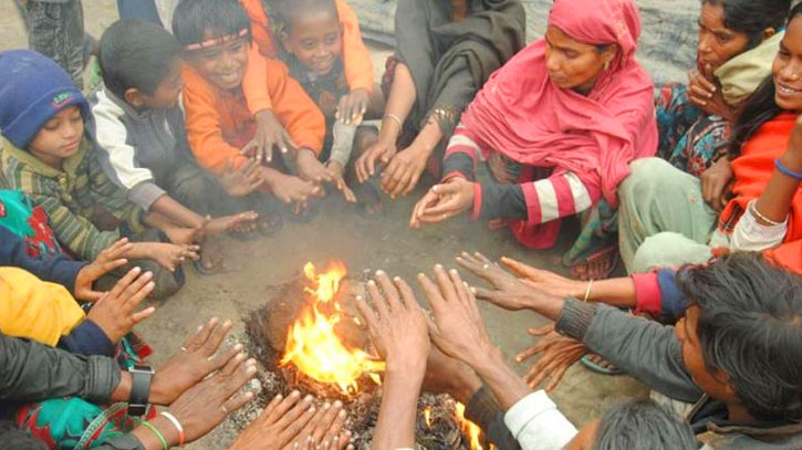 আগুন পোহাতে গিয়ে দগ্ধ দুই নারী মারা গেছেন