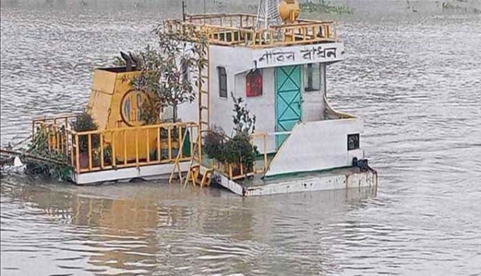 ৬৪০ মেট্রিক টন ইউরিয়া সার নিয়ে ভৈরবে ডুবল জাহাজ