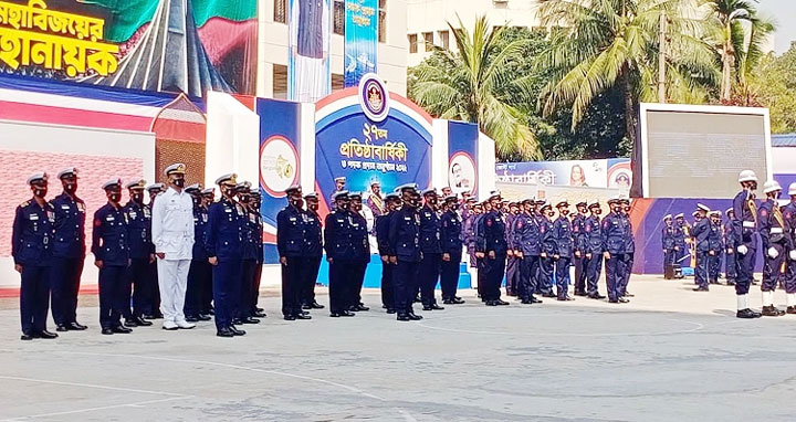 সাহসিকতা-সেবামূলক কাজে পদক পেলেন কোস্ট গার্ডের ৪০ সদস্য