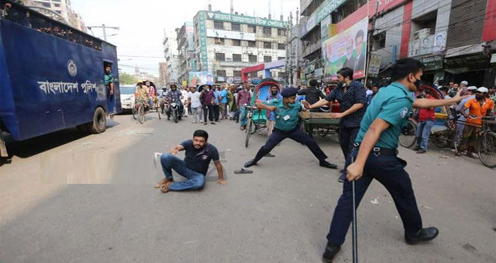 ইশরাককে বহনকারী প্রিজনভ্যানে হামলা