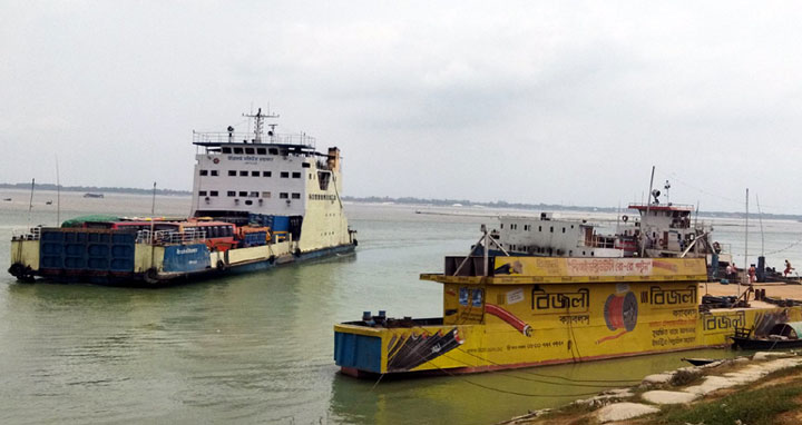 দৌলতদিয়া-পাটুরিয়ায় সাতদিন চলবে না পণ্যবাহী ট্রাক