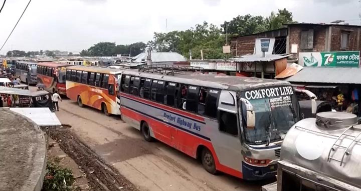 দৌলতদিয়ায় তীব্র যানজট, পারের অপেক্ষায় হাজার যানবাহন