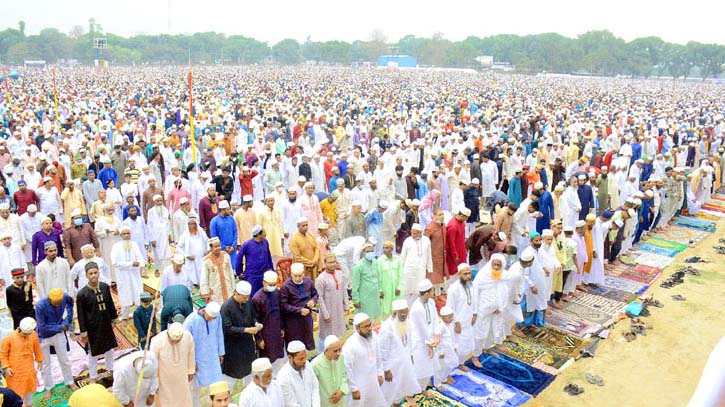 ৬ লাখ মুসল্লির নামাজ আদায় দিনাজপুরের গোর-এ শহীদ ময়দানে