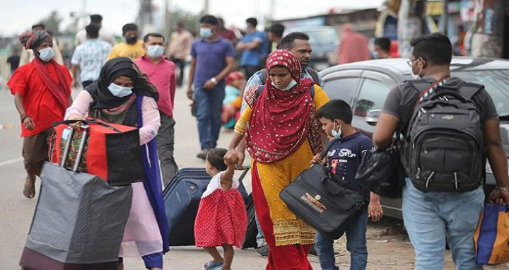 ঈদ শেষে রাজধানীতে ফিরছে মানুষ