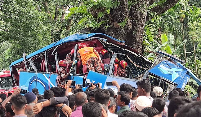 উজিরপুরে বাস দুর্ঘটনায় নিহত বেড়ে ১০