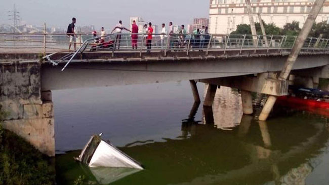 হাতিরঝিলে নিয়ন্ত্রণ হারিয়ে ২ মোটরসাইকেল আরোহীর মৃত্যু