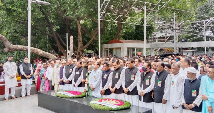 ৬ দফা দিবস উপলক্ষে বঙ্গবন্ধুর প্রতিকৃতিতে আ.লীগের শ্রদ্ধা