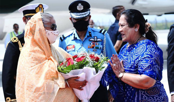 নয়াদিল্লি পৌঁছেছেন প্রধানমন্ত্রী শেখ হাসিনা