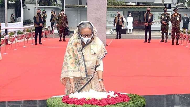 জেল হত্যা দিবস: বঙ্গবন্ধুর প্রতিকৃতিতে প্রধানমন্ত্রীর শ্রদ্ধা