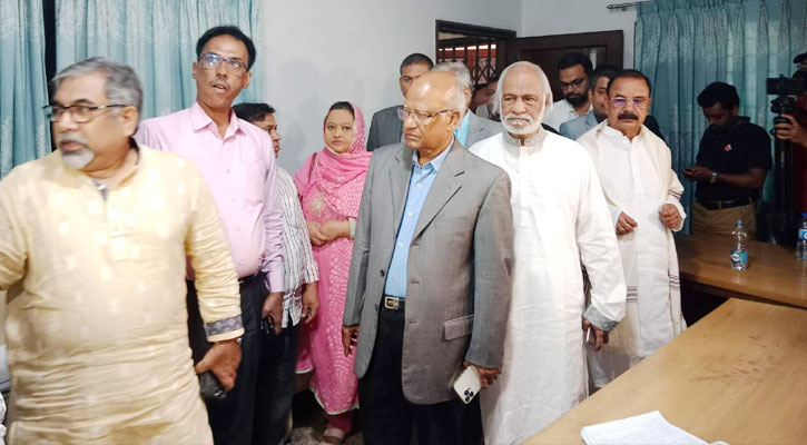 বিএনপির নয়াপল্টন কার্যালয়ে কেন্দ্রীয় নেতারা