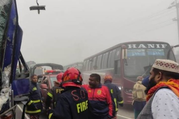 সকাল থেকে ঢাকা-টাঙ্গাইল মহাসড়কে ১৭ দুর্ঘটনা,নিহত ২ 