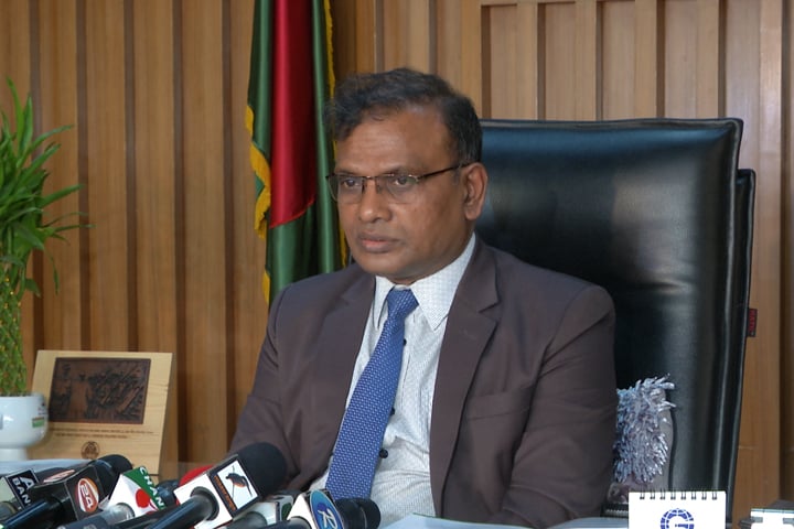 কোনো  দলকে ধরে-বেঁধে নির্বাচনে আনবে না কমিশন- ইসি