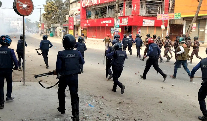 পঞ্চগড়ে  আহমদিয়াদের উপর হামলায় ১০ মাম্লা,আটক ১৩০