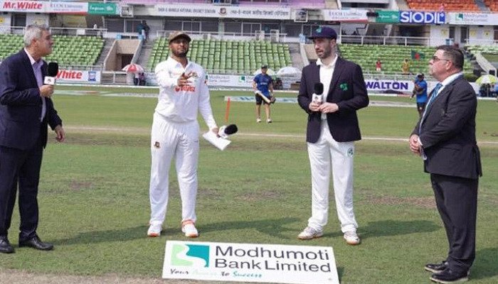 শুরুতেই দুই উইকেট নেই আয়ারল্যান্ডের