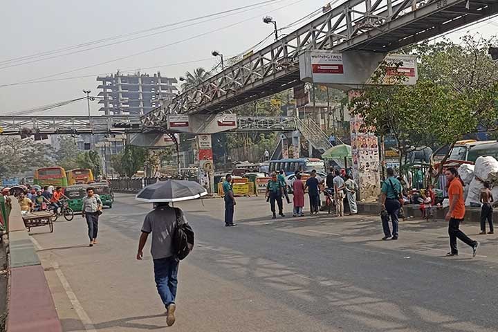 সিটি কলেজ থেকে নিউ মার্কেটমুখী সড়ক বন্ধ