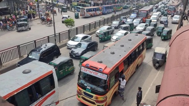 স্বরুপে ফিরতে শুরু করেছে রাজধানী ঢাকা