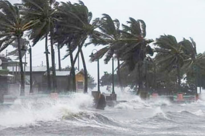 রাজধানীসহ দেশের ১৯ জেলায়   ঝড়ের পূর্বাভাস 