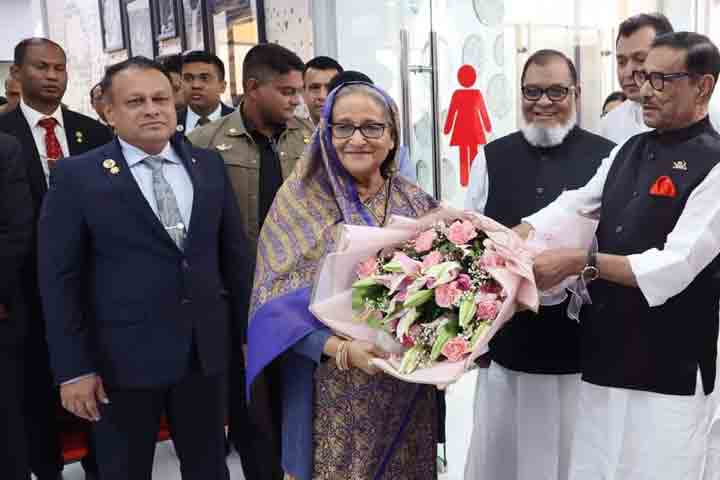 দেশে ফিরেছেন প্রধানমন্ত্রী শেখ হাসিনা