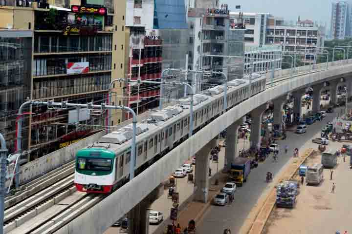 সময় বাড়ছে মেট্রোরেলের