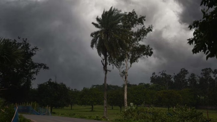 ১৭ জেলায় বজ্রসহ বৃষ্টির পূর্বাভাস 