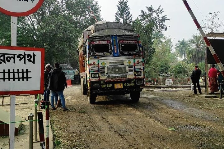 বঙ্গবন্ধু সেতু মহাসড়কে দীর্ঘ যানজট