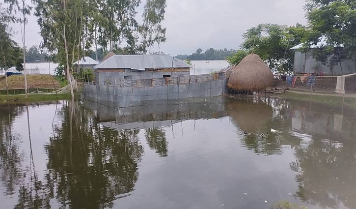 কুড়িগ্রামে বাড়ছে নদ-নদীর পানি