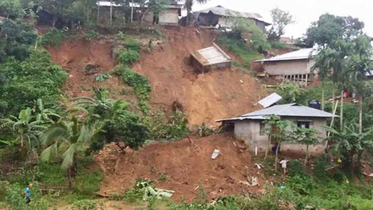 চট্টগ্রামে অতি বৃষ্টিতে  পাহাড় ধসের শঙ্কা