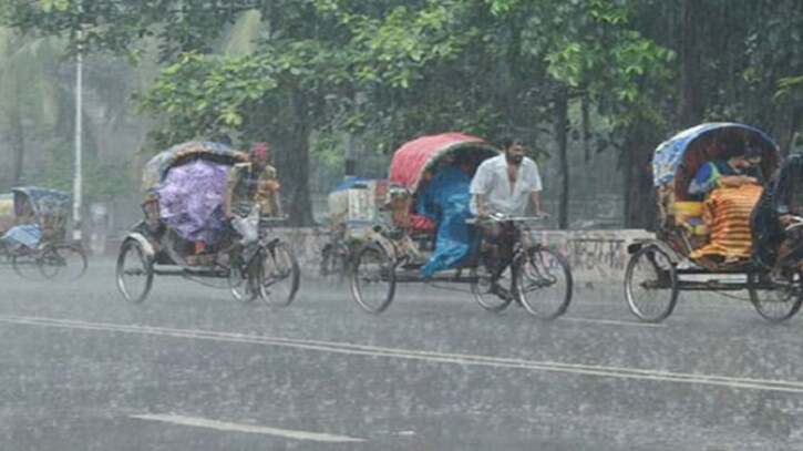 রাজধানীতে  বৃষ্টি, ভোগান্তিতে  সাধারণ মানুষ