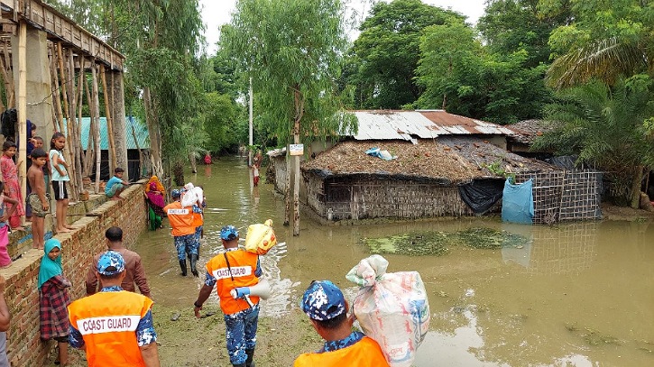 বণ্যা পরিস্থিতির উন্নতি, ভেসে উঠছে ক্ষতচিহ্ন