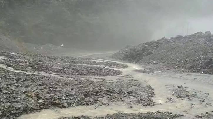 ভয়াবহ বিপর্যয়ের মুখে পড়েছে ভারতের সিকিম