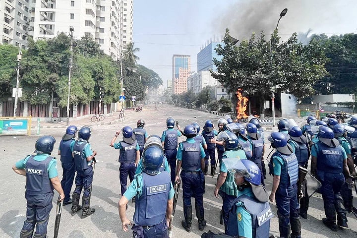 প্রধান বিচারপতি ওবায়দুল হাসানের বাসভবনে হামলা