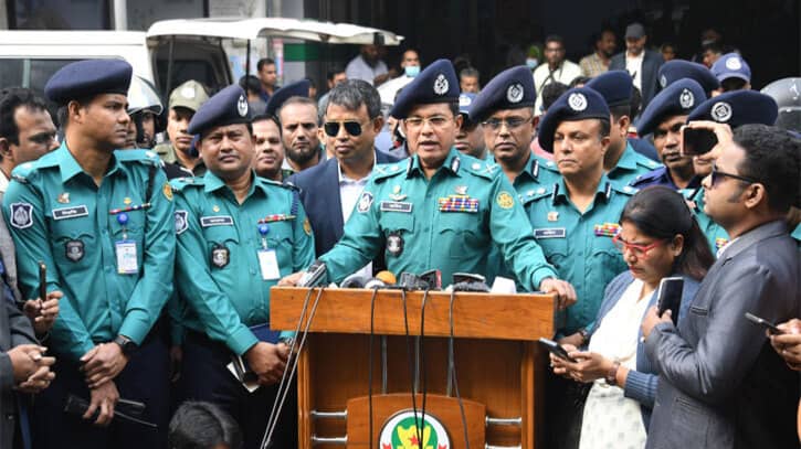 হরতালকারীরা ট্রেনে আগুন দিয়েছে:  ডিএমপি  কমিশনার 