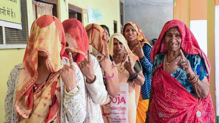 ভারতের লোকসভা নির্বাচনের তৃতীয় দফার ভোটগ্রহণ শুরু