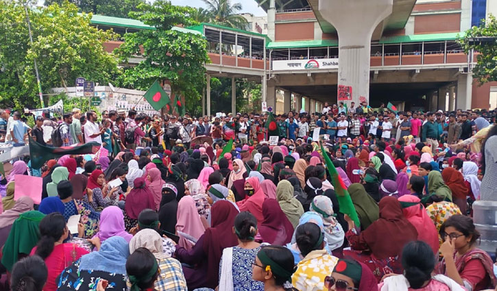 আদেশ প্রত্যাখান করে আন্দোলন চালিয়ে যাওয়ার ঘোষনা শিক্ষার্থীদের