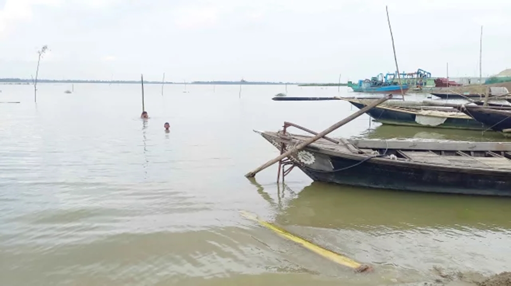 বিপৎসীমার ওপরে পদ্মার পানি, প্লাবিত নিম্নাঞ্চল