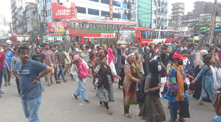 প্রায় চার ঘন্টা পর  পল্টন-মতিঝিলে স্থবিরতা কাটলো