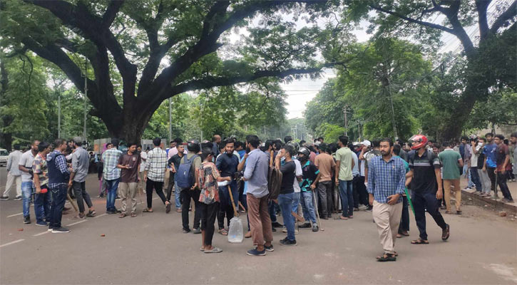 সারা দেশে আন্দোলকারীদের ‘কমপ্লিট শাটডাউন’ চলছে