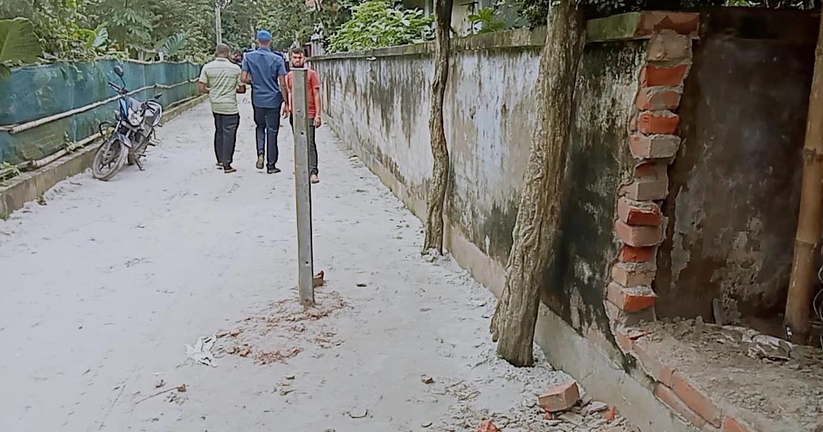 প্লাবিত হচ্ছে নতুন নতুন এলাকা, উদ্ধারের অপেক্ষায় অনেক মানুষ