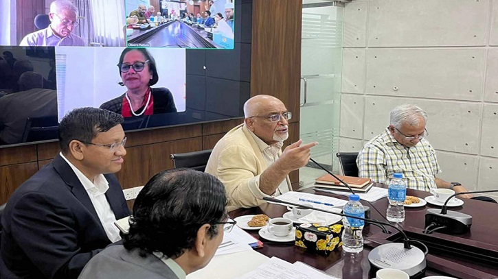 রাজনৈতিক চাপে সরকারি কর্মকর্তারা সঠিক তথ্য দিতে অসহায় ছিলেন: ড. দেবপ্রিয়