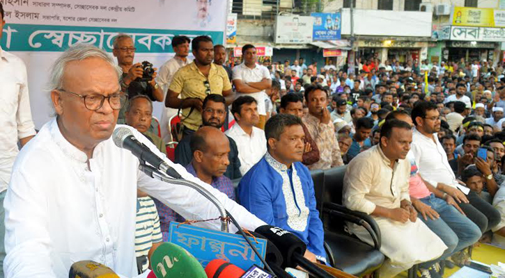 দেশকে অস্থিতিশীল করে হাসিনাকে প্রত্যাবর্তনের চেষ্টা করা হচ্ছে: রিজভী