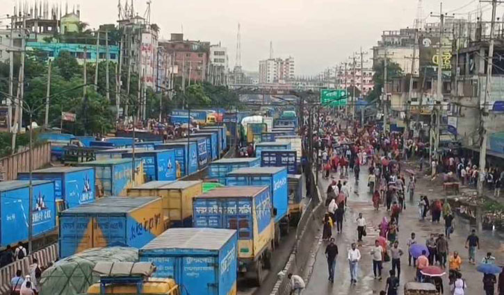 ৫৩ ঘণ্টা পর সড়ক ছাড়ল শ্রমিকরা, আশুলিয়ায় যান চলাচল শুরু