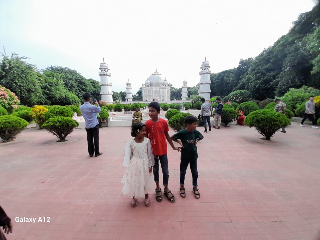 ঘুরে এলাম বাংলার তাজমহল!