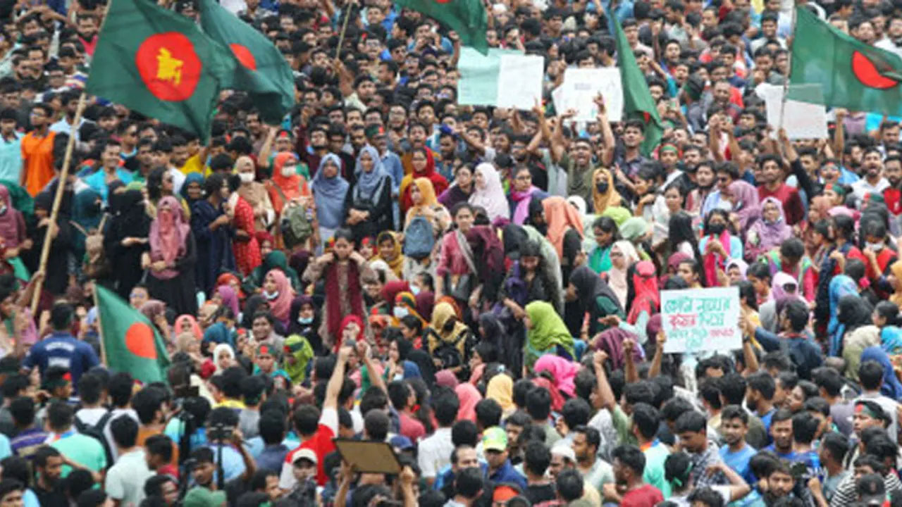 না ফেরার দেশে আন্দোলনে গুলিবিদ্ধ আরাফাত, বিকেলে জানাজা