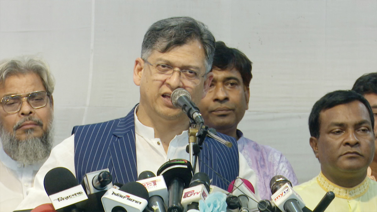 গণতান্ত্রিক আকাঙ্খা থেকেই এ অভ্যুত্থান: সালাহউদ্দিন আহমেদ