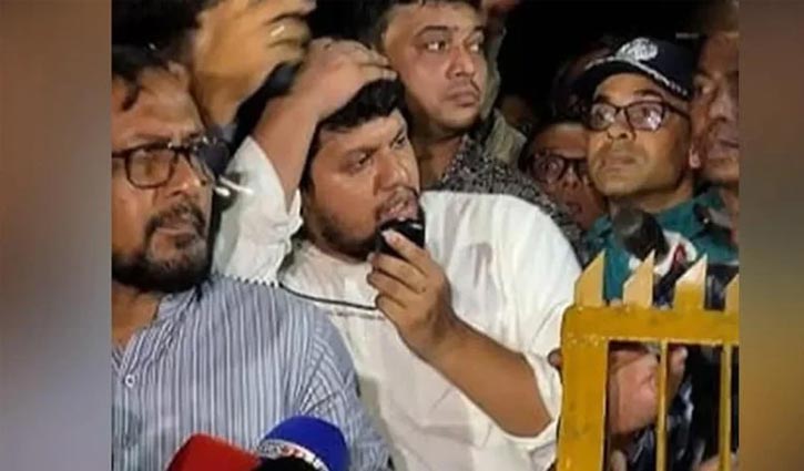 তথ্য উপদেষ্টার ওপর বোতল নিক্ষেপ: একজন ডিবি হেফাজতে