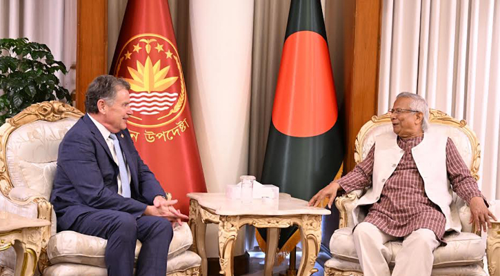 সরকার প্রতিটি নাগরিকের ধর্মীয় স্বাধীনতা রক্ষায় বদ্ধপরিকর: প্রধান উপদেষ্টা