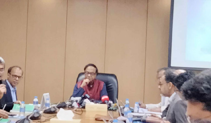 দুর্বল ব্যাংকগুলো একীভূত করার আগে নিয়ন্ত্রণে নেবে সরকার: গভর্নর