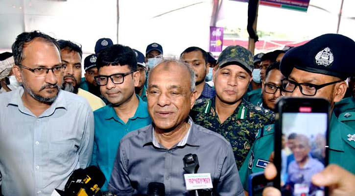 দুর্নীতিবাজরা নেই, তাই গরুর দাম কম: স্বরাষ্ট্র উপদেষ্টা
