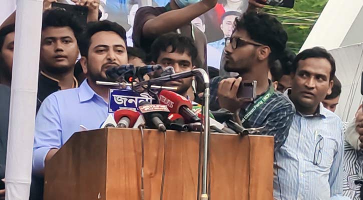 এখনও চাঁদাবাজি-সন্ত্রাসী-মাফিয়া সিস্টেম বদলায়নি: নাহিদ ইসলাম