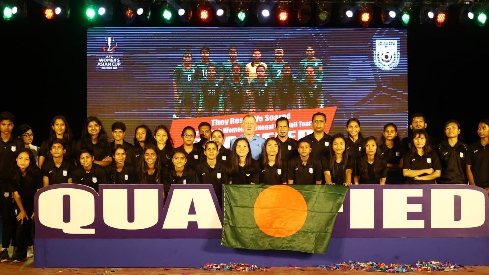 ইতিহাস গড়া নারী ফুটবলারদের ৫০ লাখ টাকা পুরস্কার দেবে ক্রীড়া মন্ত্রণালয়